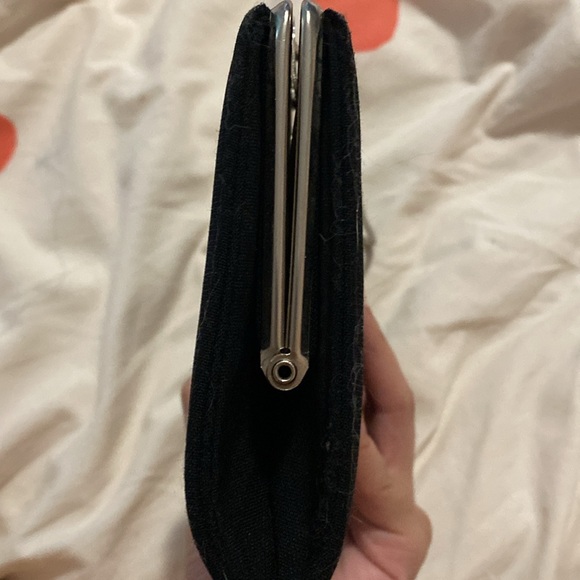 Vintage clutch with flower clasp - Picture 7 of 9